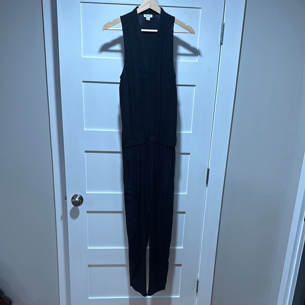 Splendid Black Elegant Jumpsuit with High Neckline